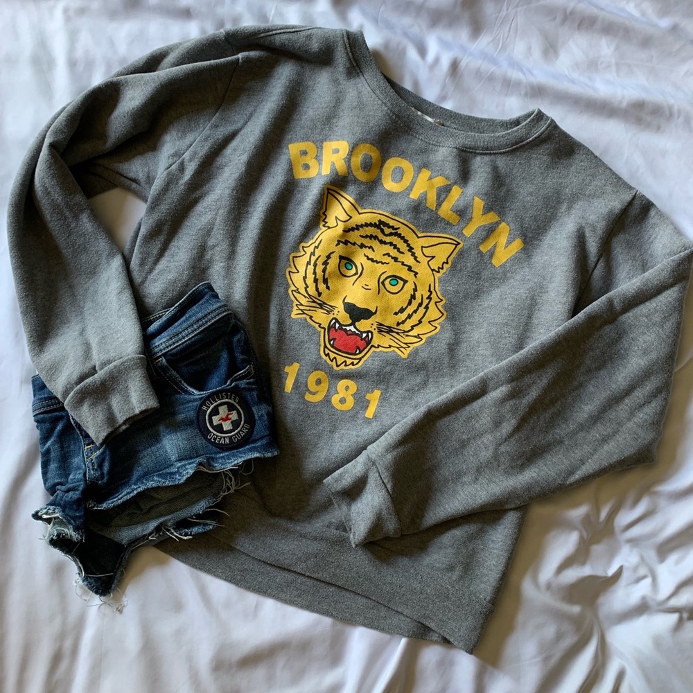 Forever 21 gray BROOKLYN pullover